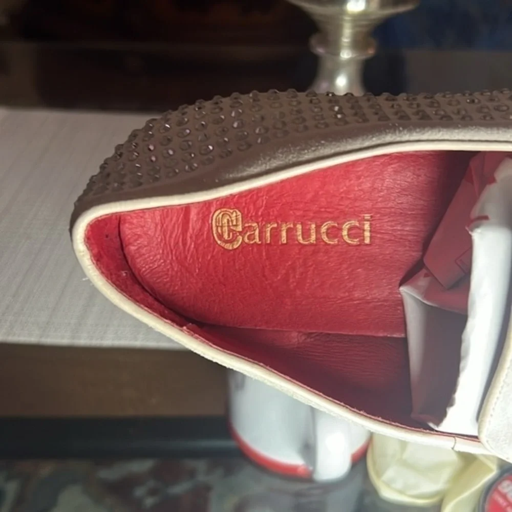 Carrucci suede with beautiful crystals blue bottoms shoes size13,